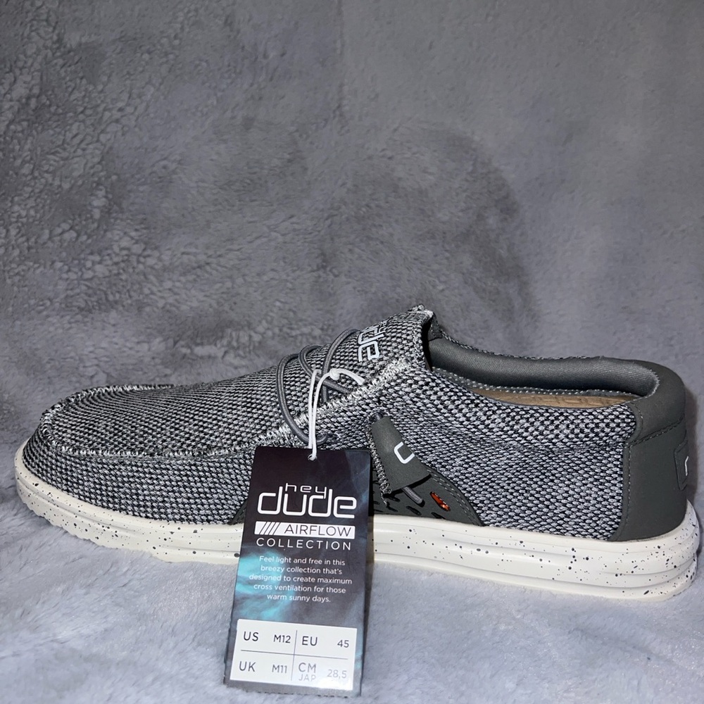 Men’s Hey Dude Wally Shoe in Free Light Grey
